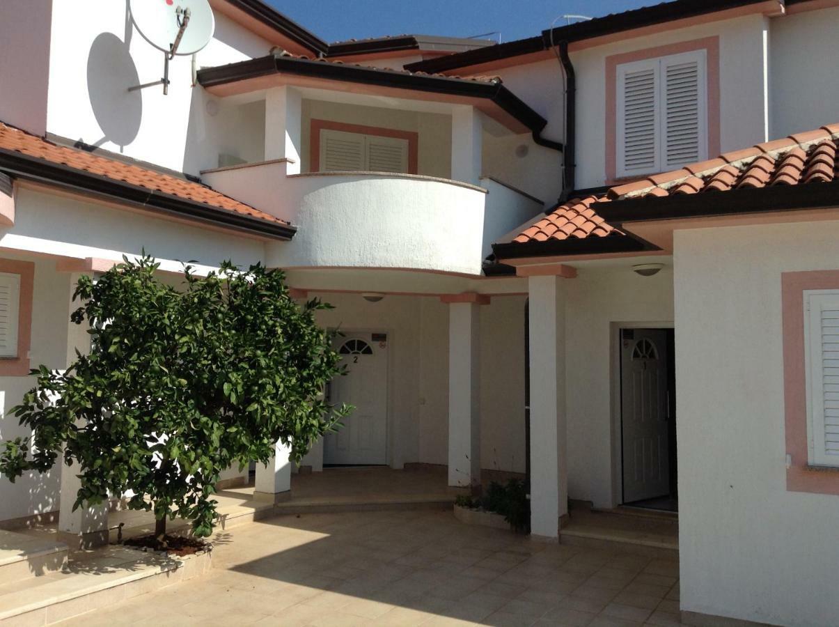 דירות PUY Casa Isabella מראה חיצוני תמונה